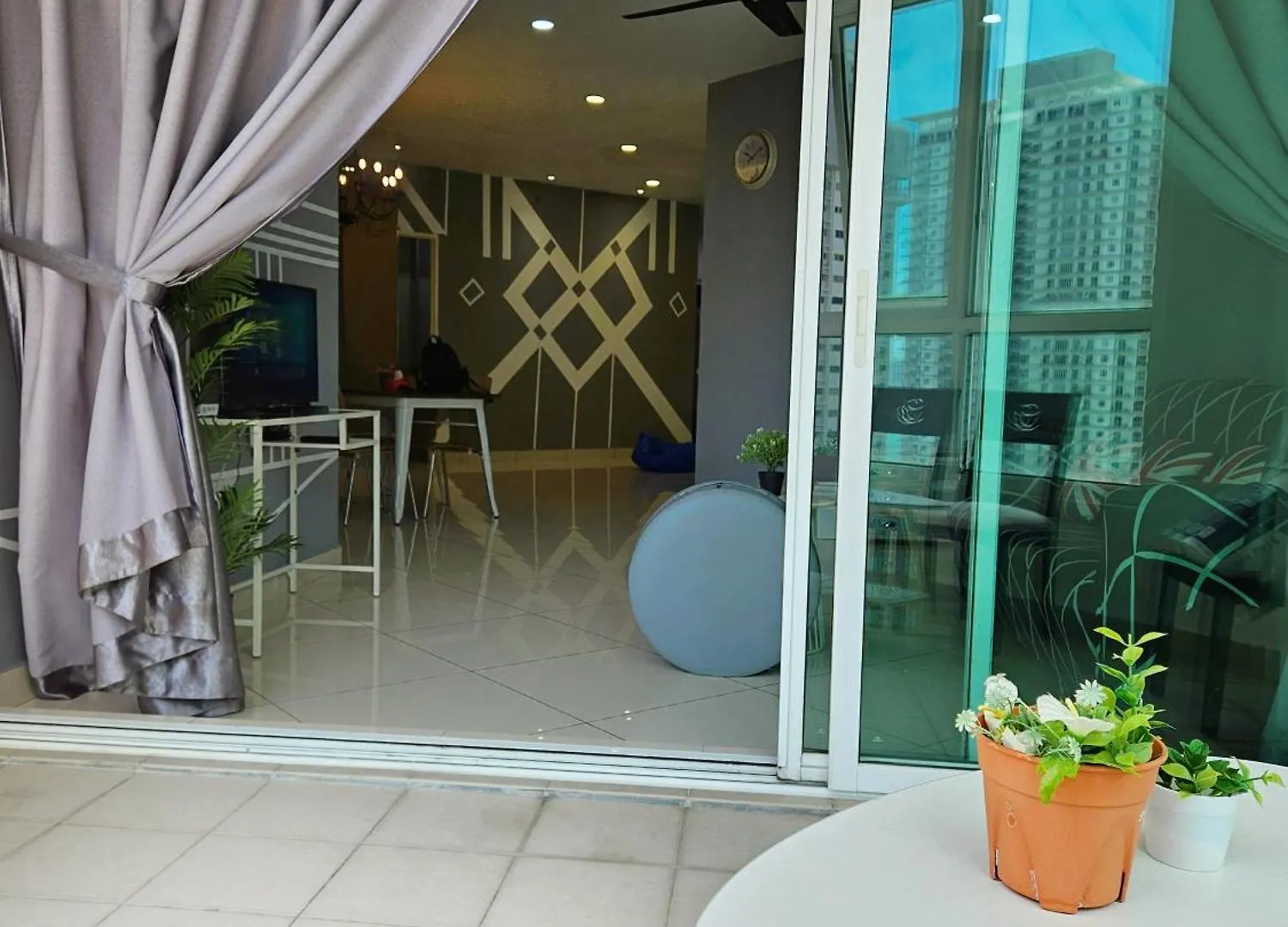 Mansion One By Sky Hive Apartment George Town