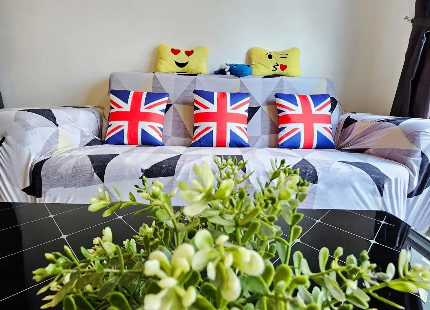 Mansion One By Sky Hive Apartment George Town