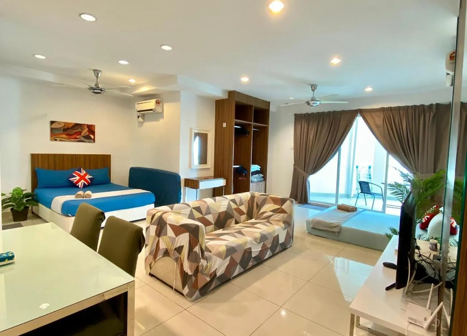 Mansion One By Sky Hive Apartment George Town